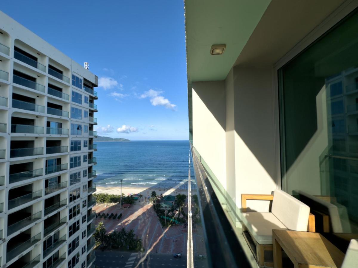 Stunning Apartments Across My Khe Beach ! Rooftop Pool & Gym Da Nang Eksteriør billede