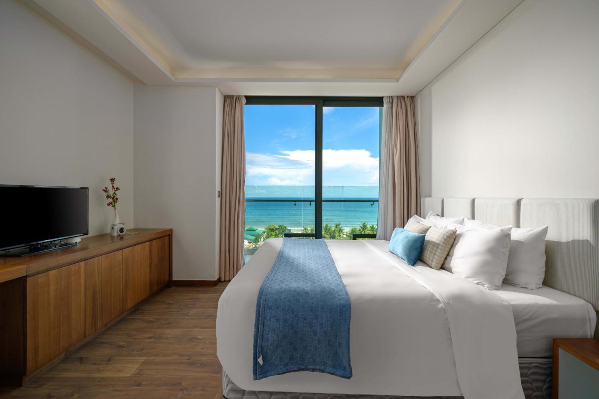 Stunning Apartments Across My Khe Beach ! Rooftop Pool & Gym Da Nang Eksteriør billede