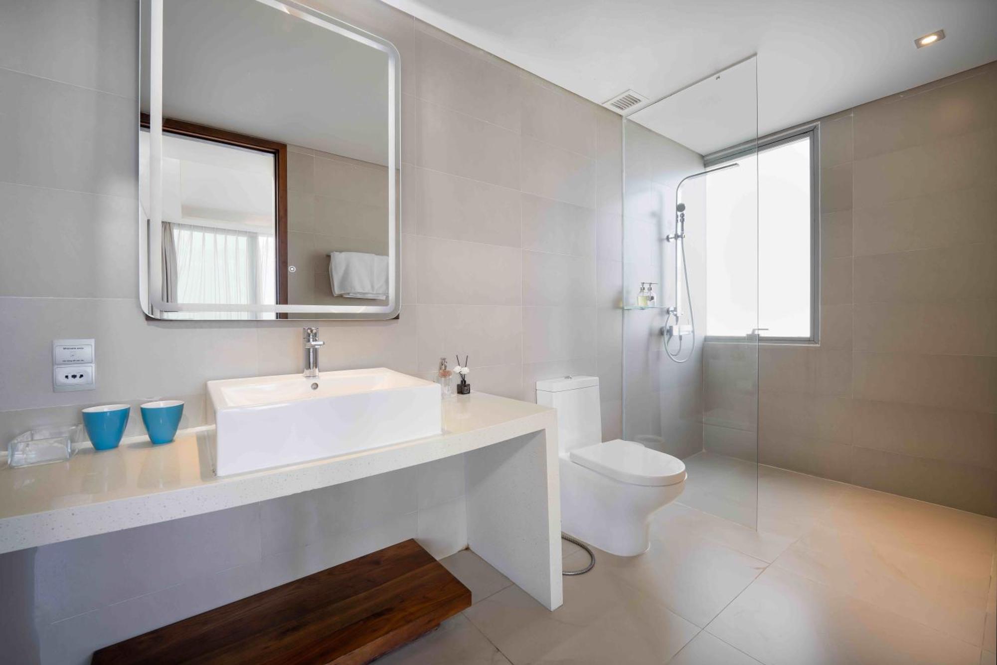 Stunning Apartments Across My Khe Beach ! Rooftop Pool & Gym Da Nang Eksteriør billede