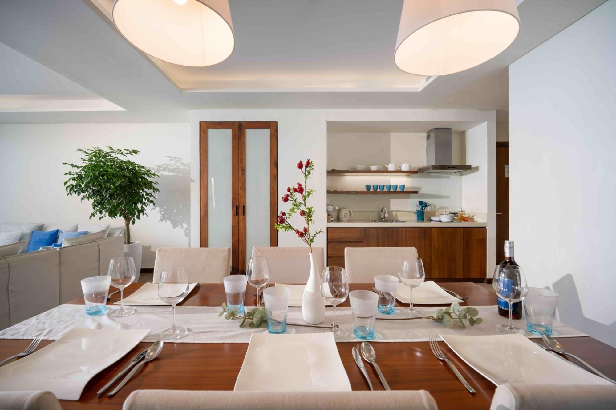 Stunning Apartments Across My Khe Beach ! Rooftop Pool & Gym Da Nang Eksteriør billede